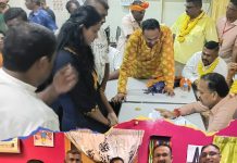 ஹங்கேரியில் கல்வி பயிலும் மாணவி தான்யா ஸ்ரீக்கு 𝑹𝑴𝟭𝟬,𝟬𝟬𝟬 மஇகா கல்வி உதவித்தொகை!